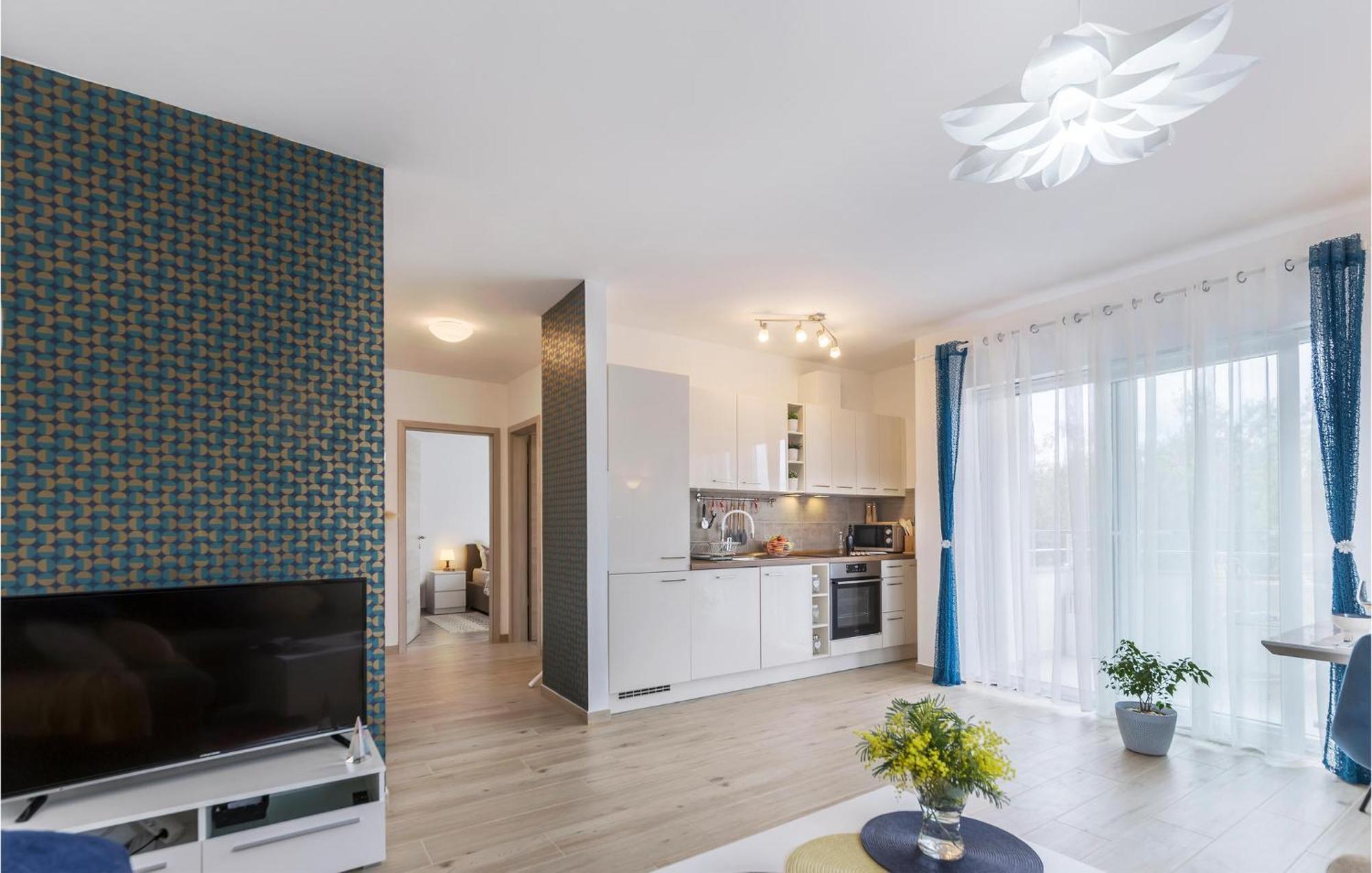 1 Bedroom Amazing Apartment In Peroj Extérieur photo